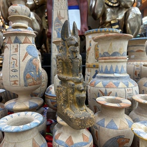 Anubis Statue - Handgemacht in Ägypten - Altägyptischer Gott Anubis auf dem Thron