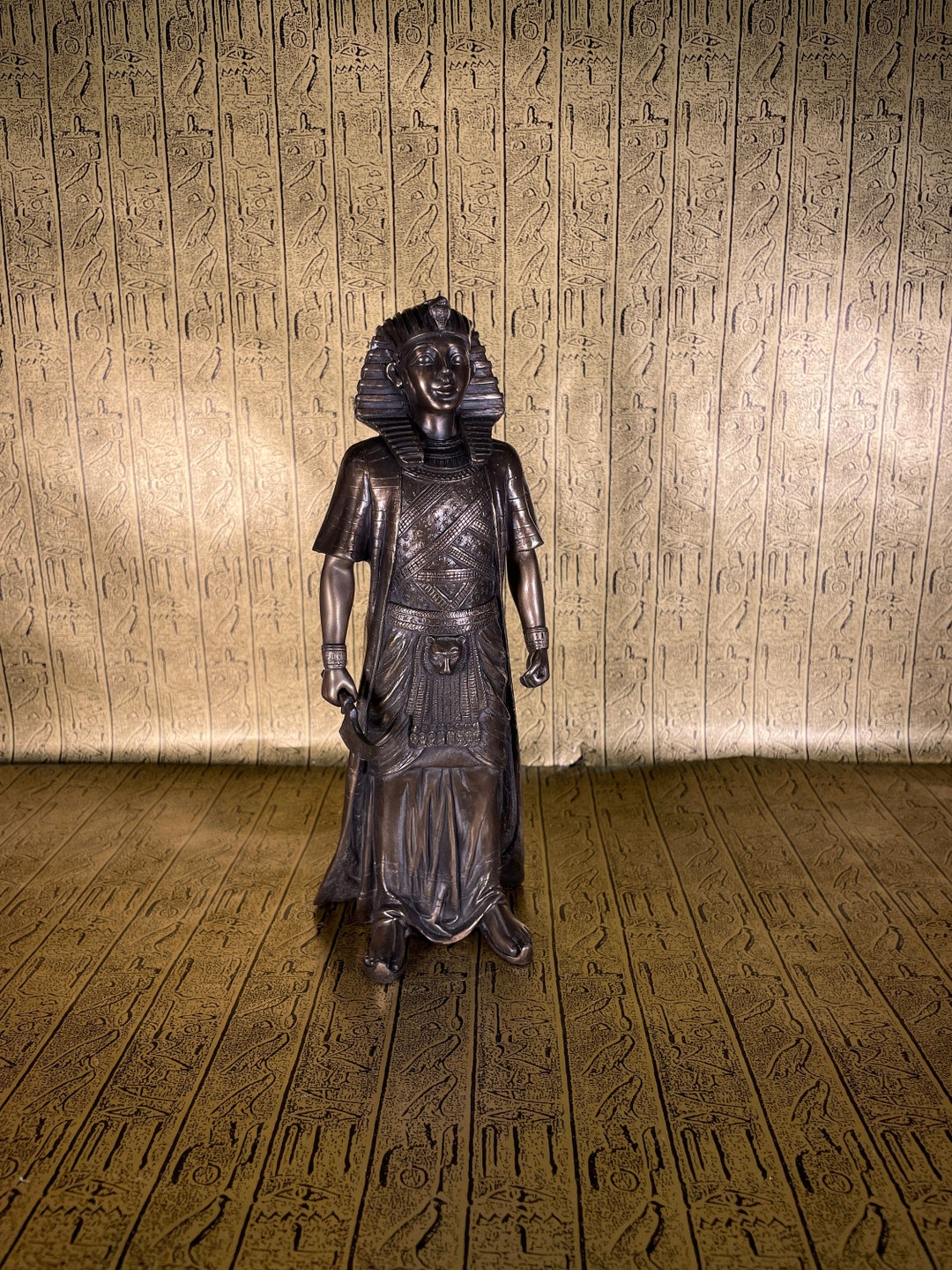 Vintage Egyptian Pharaoh Holding Dagger Statue - Etsy