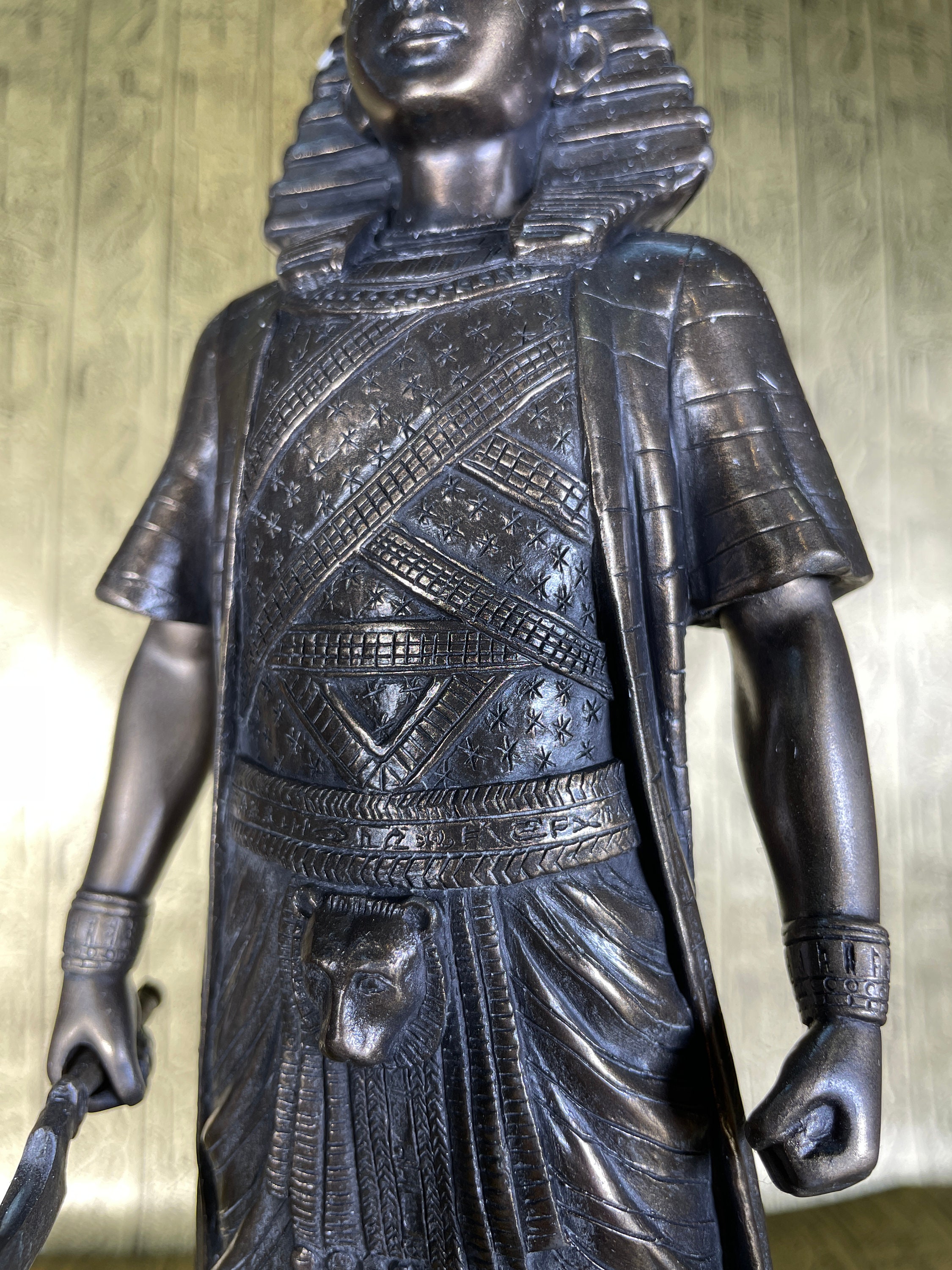 Vintage Egyptian Pharaoh Holding Dagger Statue - Etsy
