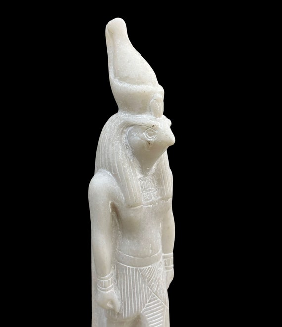 ホルス アラバスター像 - 古代エジプトの天空の神ホルス祭壇像