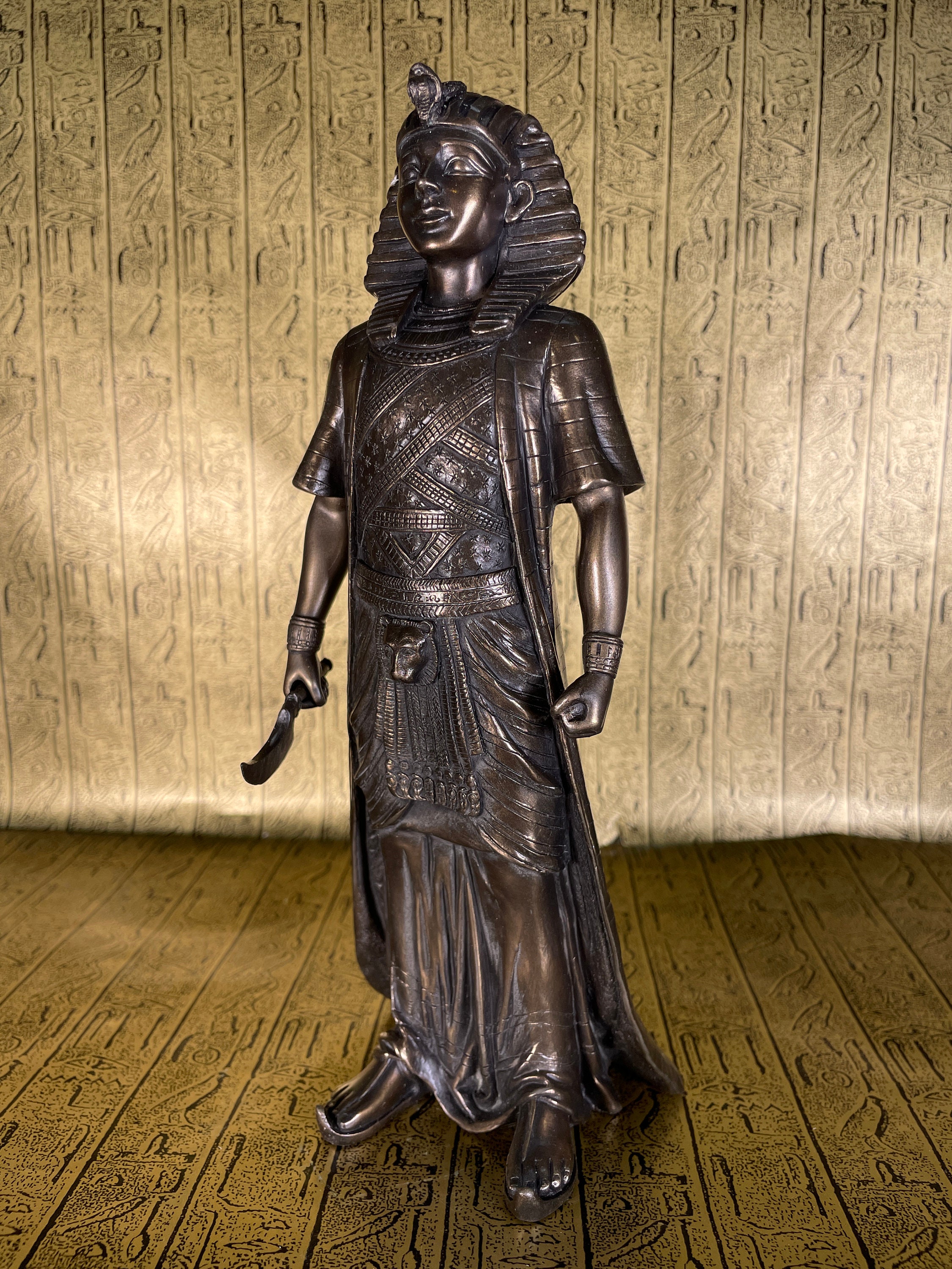 Vintage Egyptian Pharaoh Holding Dagger Statue - Etsy
