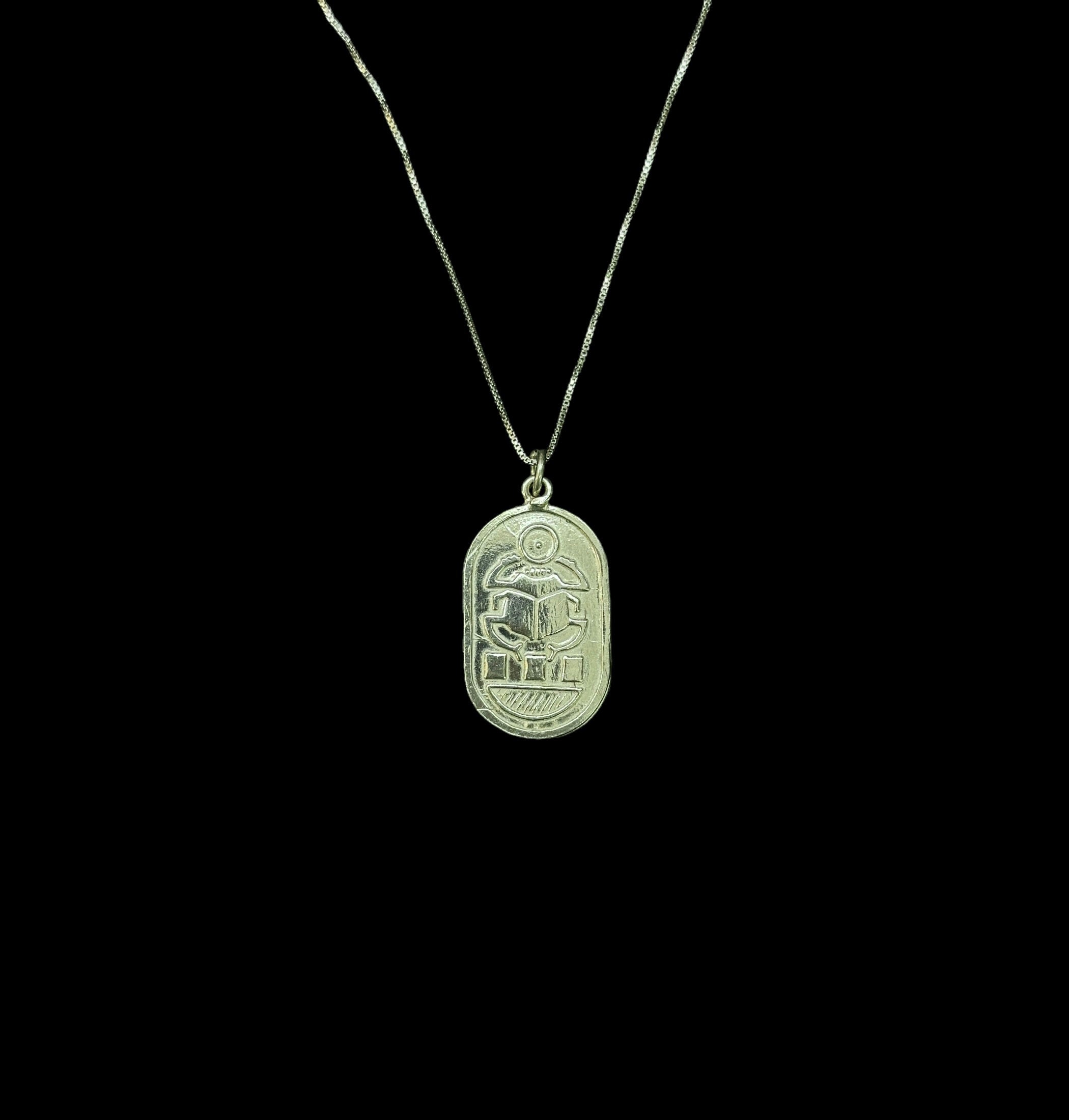 Pendentif égyptien Ancien – Scarabée Argenté émaillé Bleu, Occasion, Style égyptomanie