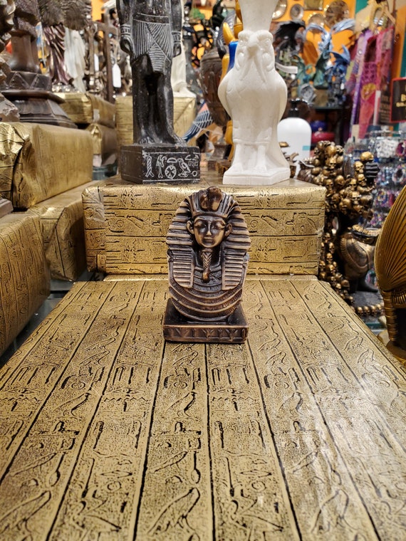 古代エジプト神 ホルス神 彫像 アンティーク ゴールド ミニ 高さ 約9.5cm エジプト製 太陽神ラー ツタンカーメン 贈り物 輸入品 古代エジプト神  置物フィギュア像レプリカ- エジプシャンスーク｜エジプトお土産雑貨アクセサリー・エジスク エジプト ツタンカーメン像 置物