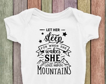 Niech śpi, bo kiedy się obudzi, przeniesie góry, body, prezent dla dziecka, noworodek, baby shower, Fivesies Designs