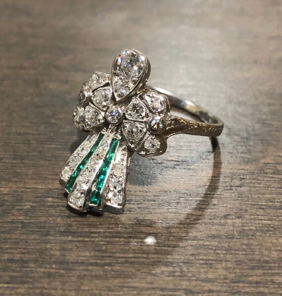 Diamond & Emerald Estate Ring - image 2