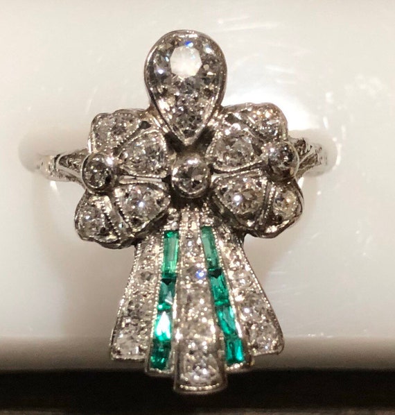 Diamond & Emerald Estate Ring