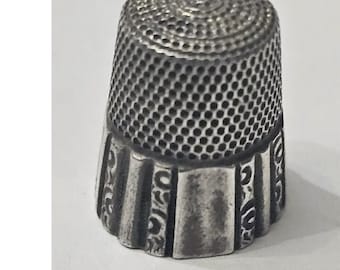 ANTIQUE STERLING SILVER Thimble #11 Onate Design Sewing Notions Collectible Memorabilia