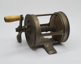 A. F. MEISSELBACH FISHNG REEL NO. 480 TAKAPART