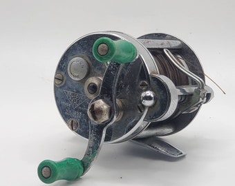 Vieux Moulinet Pêche Pflueger Akron N°1893 Chromé, Lancer D'appât Vert