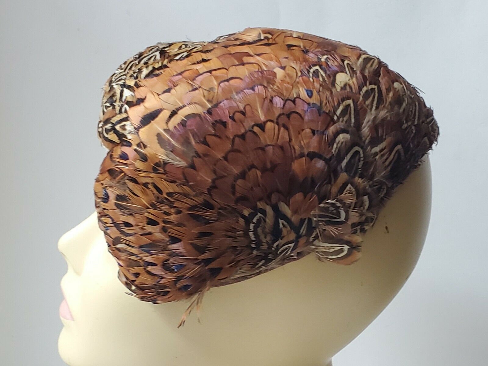 VINTAGE PHESANT PEACOCK Feather Hat Stunning Antique  display picture 1