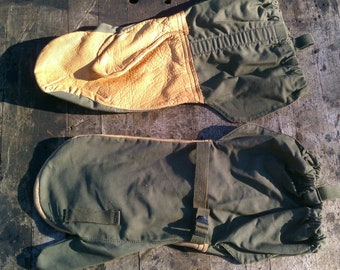 VINTAGE MILITARY MITTENS Leather with Trigger Finger 1951 Militaria Gear Collectible Military Gear