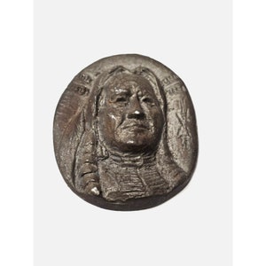 RARE CHIEF IRON Shell Sioux Natiave American Cast Iron Paperweight Sioux Indian Chief Collectible Memorabiia
