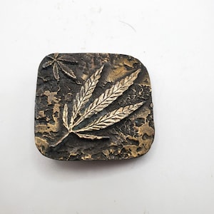 VINTAGE MARIUANA LEAF Belt Buckle 3D Pot Leaf Signed Collectible Accessories