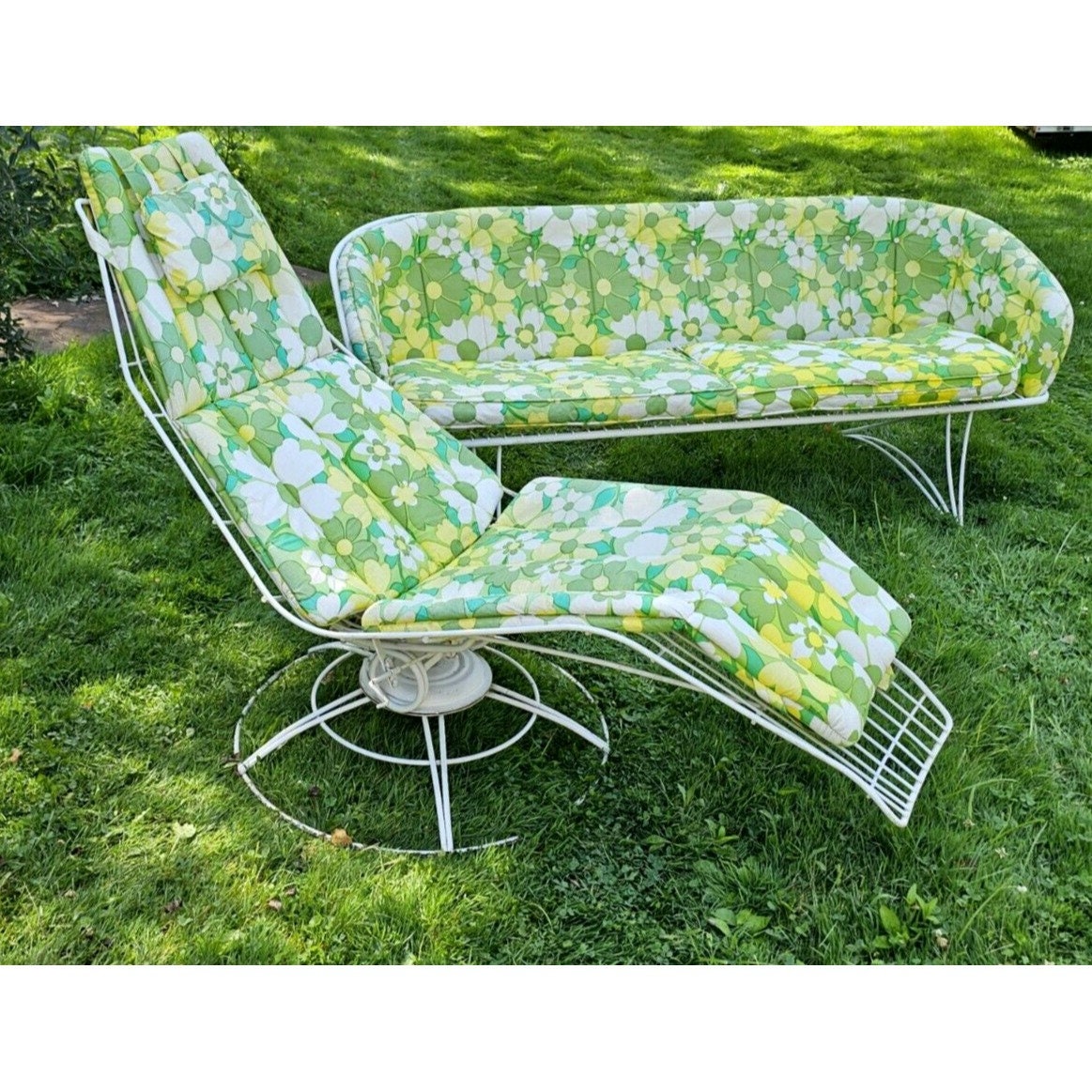 VINTAGE MID CENTURY Wire Banana Lounge Chair & Sofa Homecrest Original Green Yellow Flower Cushions Collectible Patio Furntiure