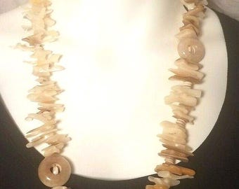 VINTAGE NECKLACE MOTHER Of Pearl Shell Stones