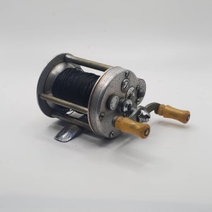 VINTAGE PFLUEGER NOBBY No. 1963 Chrome Fishing Reel Yellow Handles Casting Reel U.S.A. Collectible Fishing Sporting Goods Memorabilia
