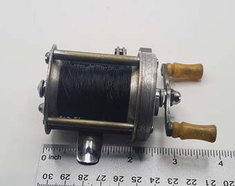 PFLUEGER NOBBY 1963　ブルーガー　ノビー　1963 VINTAGE PFLUEGER NOBBY No. 1963 Chrome Fishing Reel Yellow