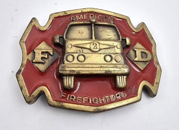VINTAGE American FIRE FIGHTERS Engine 2  Belt Buckle Collectible Fire truck engine