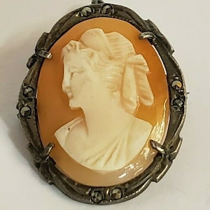 VINTAGE CARVED CAMEO 800 Silver Pin Pendant Antique Jewelry