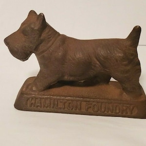VINTAGE CAST IRON Scottie Dog Paperweight Advertising Hamilton Foundry Quality Castings
