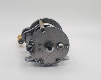 VINTAGE PFLUEGER NOBBY No. 1963 Chrome Fishing Reel Yellow Handles