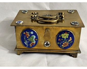 さくら　Japanned Strong Box Extremely Rare 1960s Japanese Sakura Wood Box Hand Engraved Signed