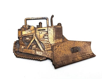 VINTAGE JOHN DEERE Pocket Watch Fob Bulldozer Construction Equipment Keychain Fob Advertising Collectible Memorabilia