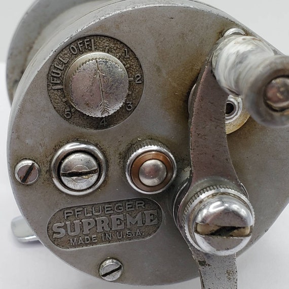 VINTAGE PFLUEGER SUPREME Fishing Reel Casting Reel Collectible