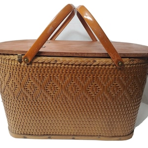 VINTAGE RED-MAN Picnic Basket Rattan Woven Basket 1950&#39;s Collectible Picnic Basket Decorative