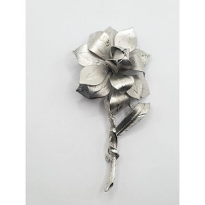 VINTAGE SILVER FLOWERED Brooch Wedding Pin Collectible Estate Jewelry