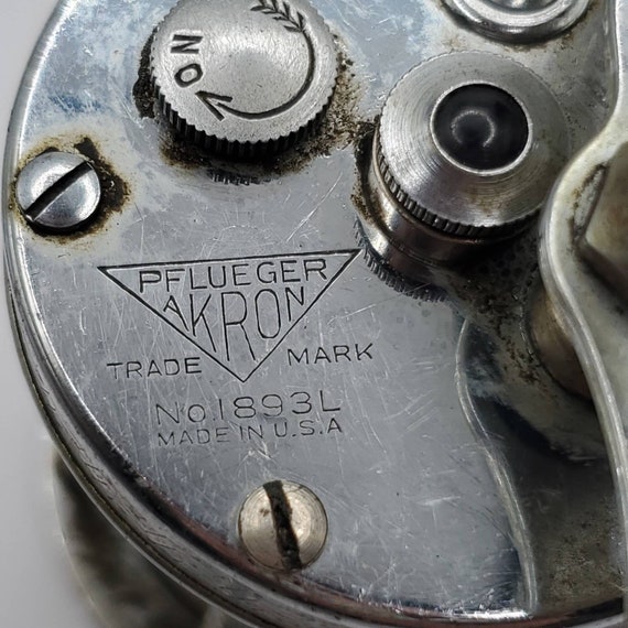 VINTAGE PFLUEGER AKRON No. 1893L Chrome Fishing Reel Casting