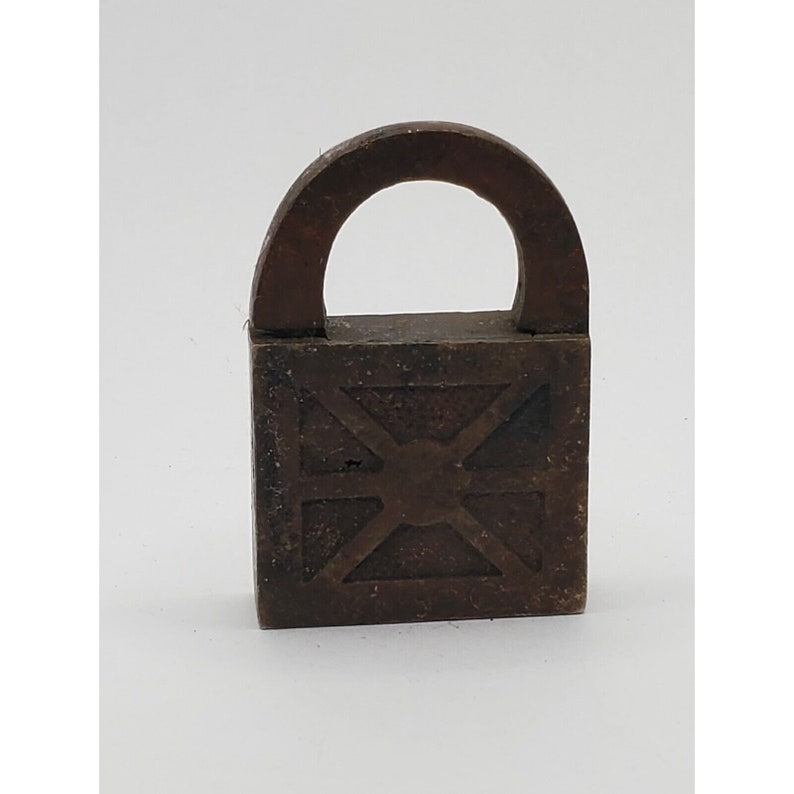 ANTIQUE BRASS PADLOCK Coollectible Memorabilia Lock - Etsy