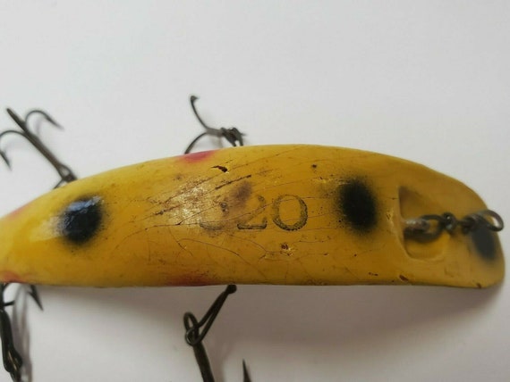 VINTAGE WOODEN FISHING Lure Yellow Black & Rd Spotted Double VINTAGE WOODEN FISHING Lure Yellow Black & Rd Spotted Double