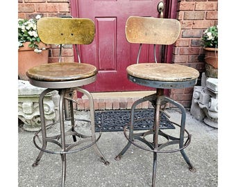 Yasu Sasamoto - Dulton - Industrial Vintage Stool With Round