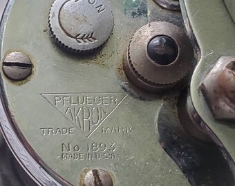Moulinet de pêche ancien ou vintage Pflueger modèle Akron # 1893