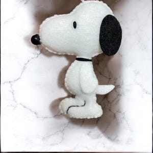 Snoopy Organic Catnip Cat Toy Keychain Decoration Peanuts Charlie Brown Merino Wool Felt Birthday Gift Present Cute Dog Kids Comic Cartoon