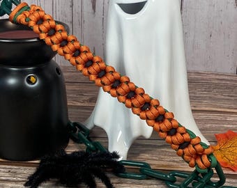 Holiday Paracord Pet Goat Collar w/ Plastic breakaway chain.