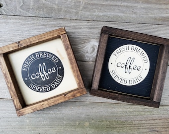 Mini signo enmarcado de madera de café recién hecho