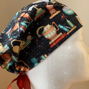 scrub hat-library l cats