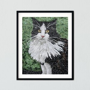 Collage di carta strappata con stampa di gatto in smoking bianco e nero