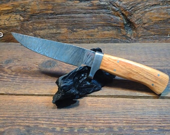 Handmade Damascus Steel Hunting Knife with Leather Sheath