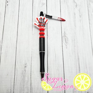 True Crime Junkie Beaded Pen with Bloody Knife Charm, Crime Junkies Pen, Bloody Knife Pen, Halloween Pen, Silicone Focal, Plastic Barrel Pen