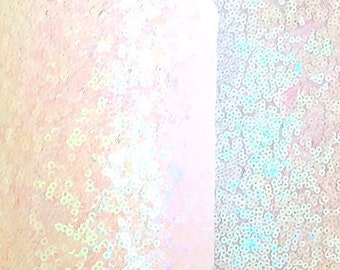 Tecido de lantejoulas iridescente branco, lantejoulas completas iridescentes brancas, lantejoulas holográficas brancas em tecido de malha, tecido de fundo de lantejoulas por quintal