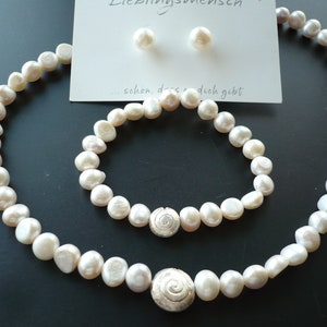 Pearl necklace with freshwater pearls and real silver snail, handmade pearl necklace, real pearl necklace, bridal jewelry, pearl necklace,