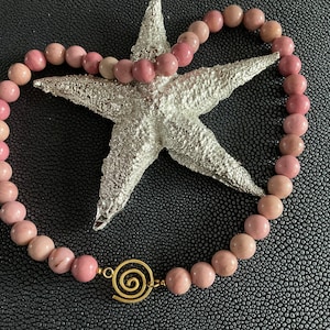 Extravagant gemstone necklace, rose pearl necklace, gemstone necklace, necklace, rhodonite necklace, jewelry, gift for her, necklaces, chains