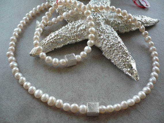 Handmade pearl necklace deals