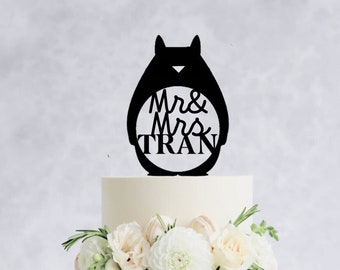 Mr & Mrs Cake Topper - nom personnalisé de gâteau en bois, animal de l'esprit de la forêt, nom de famille personnalisé de gâteau, chat dragon