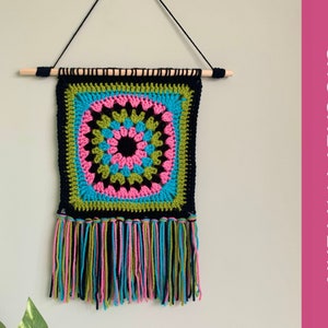 Crochet Pattern | Granny Circle to square easy Crochet Wall Hanging pattern to make your own modern crochet wall art