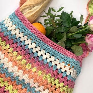 Crochet Bag pattern, eco friendly market bag using granny stitch pattern, beginner crochet project image 2