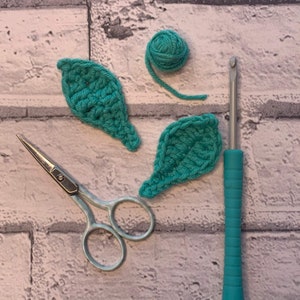 Easy Crochet Leaf Pattern, Basic crochet leaf, beginner crochet pattern, simple crochet pattern